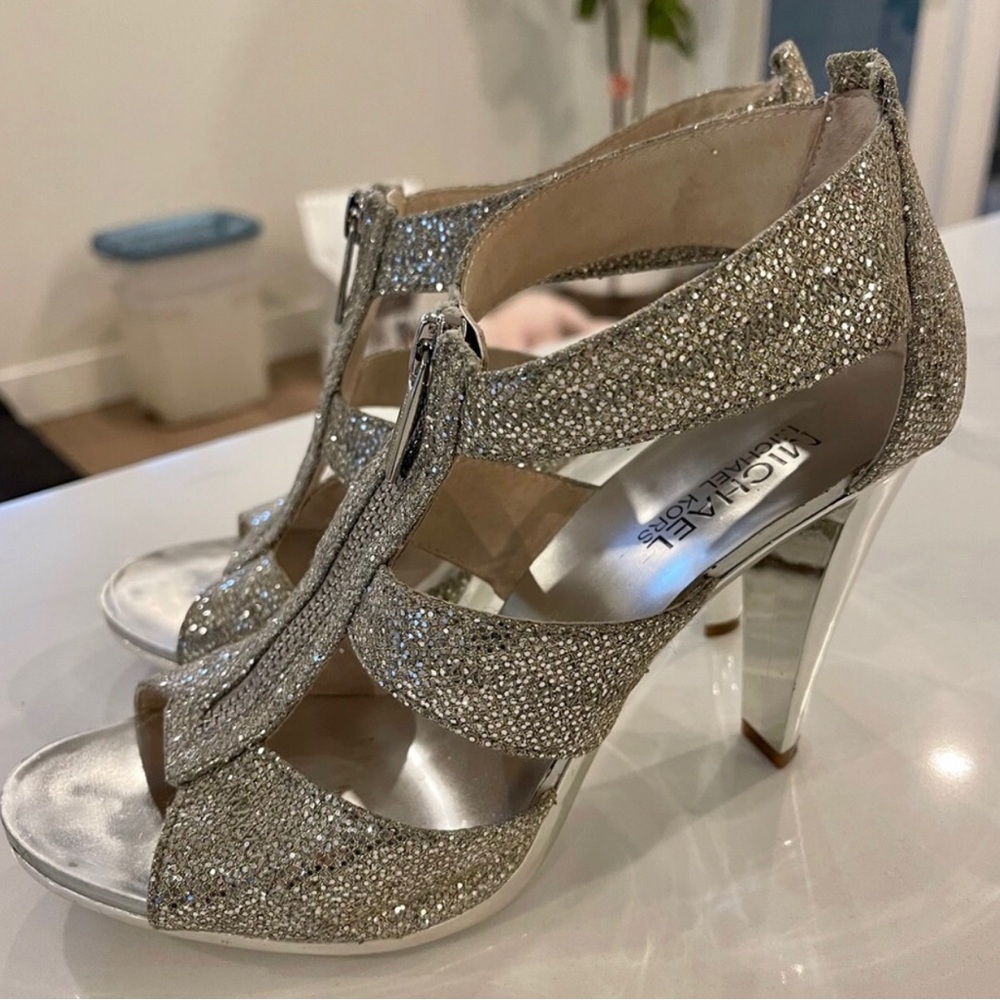 💖💖Silver 👠 Michael Kors 👠 high heels for every occasion 👆